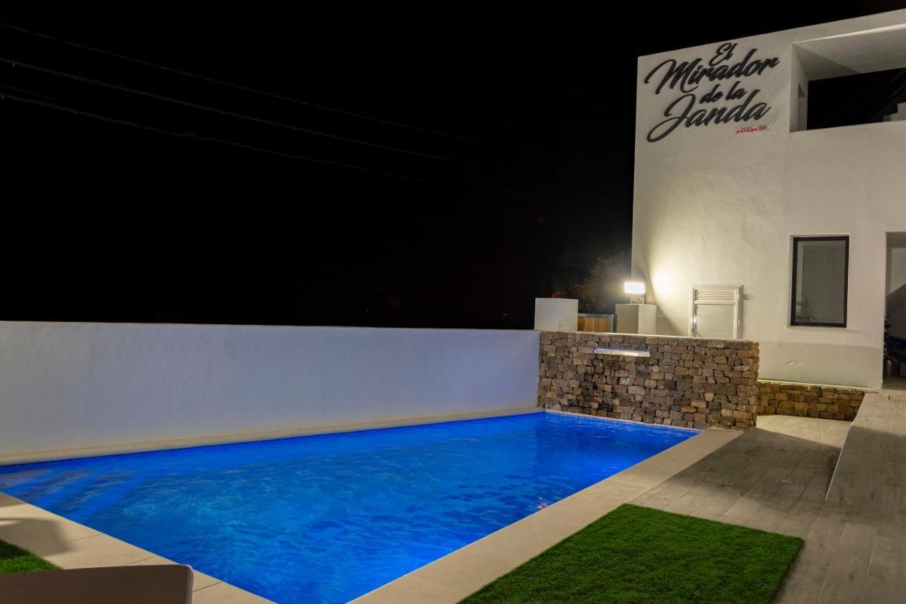 Apartamentos El Mirador De La Janda Беналуп-Касас-Вієхас Екстер'єр фото